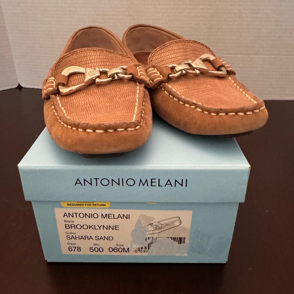 Antonio Melani women’s Loafers in Sahara Sand
